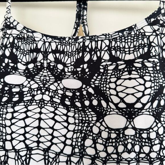 Lululemon Black White Spiderweb Patterned Power Y Tank Top SEE MEASUREMENTS - Picture 2 of 5